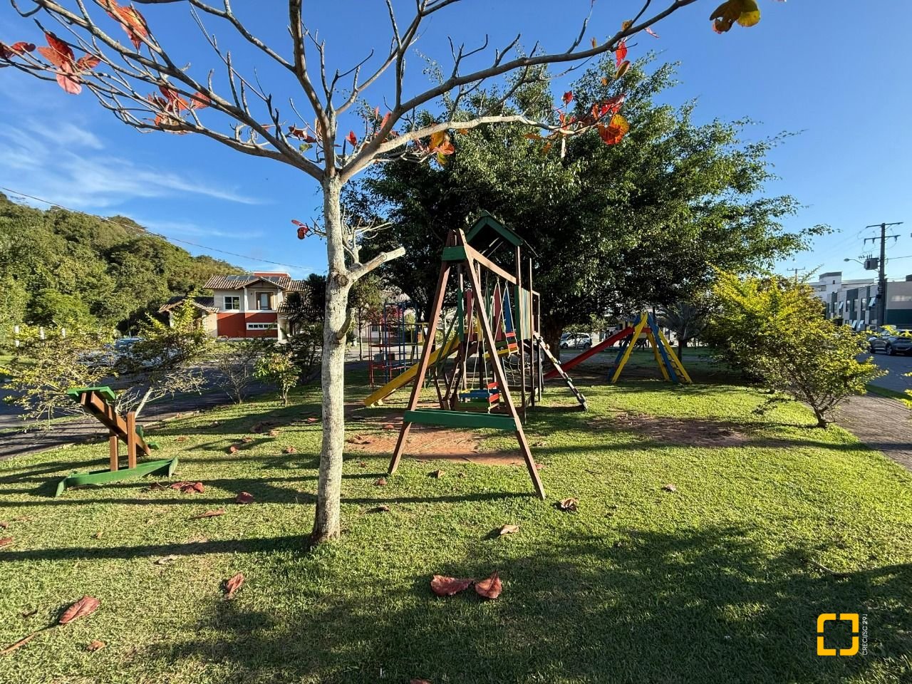 Casa com 127m², 4 quartos (sendo 1 suíte), 2 garagens, no bairro Cachoeira do Bom Jesus em Florianópolis
