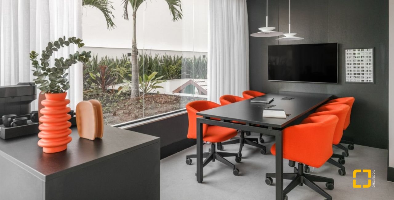 Apartamento com 107m², 4 quartos (sendo 1 suíte), 2 garagens, no bairro Centro em Florianópolis