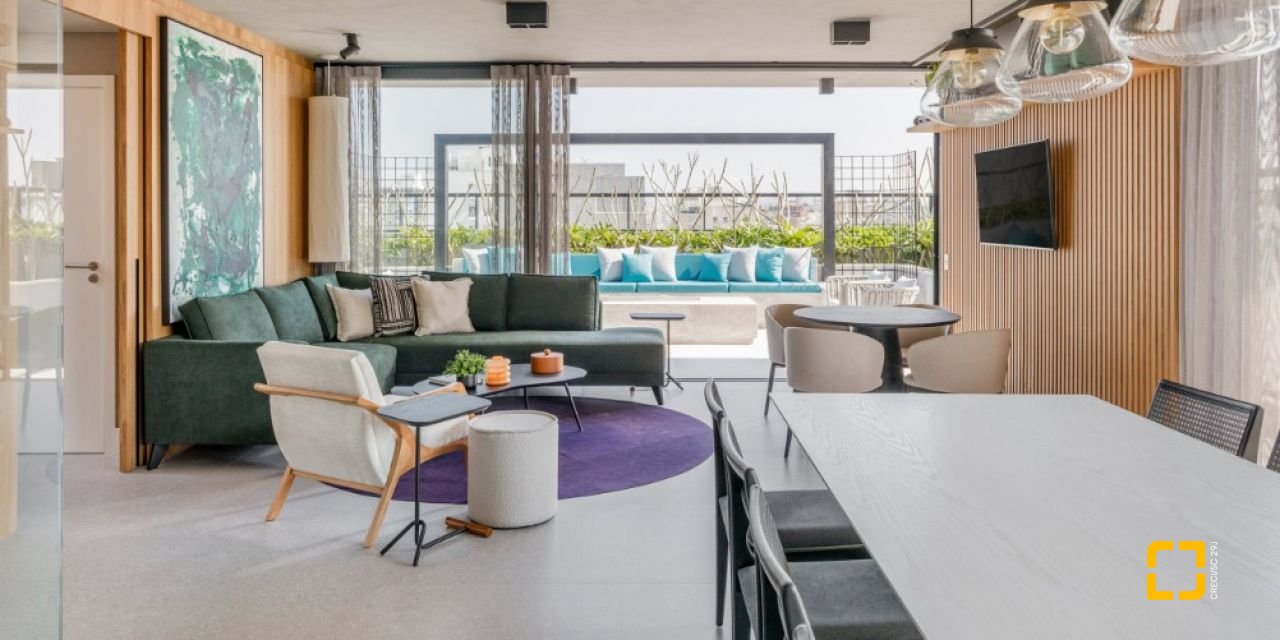 Apartamento com 107m², 4 quartos (sendo 1 suíte), 2 garagens, no bairro Centro em Florianópolis