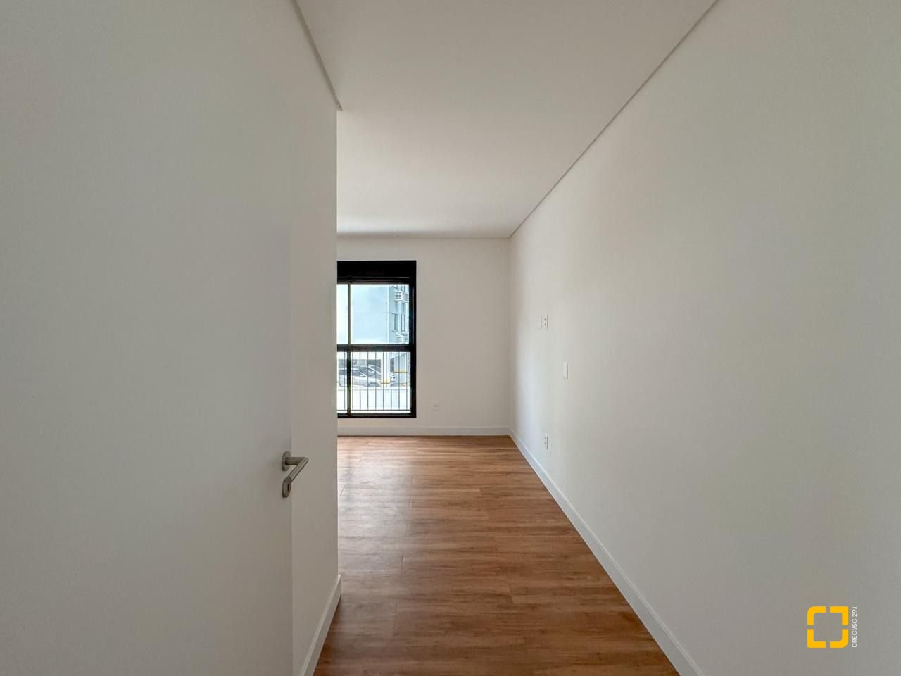Apartamento com 107m², 4 quartos (sendo 1 suíte), 2 garagens, no bairro Centro em Florianópolis