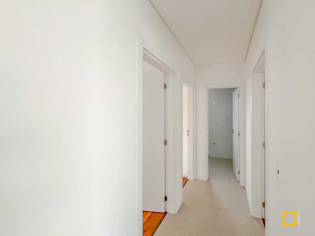 Apartamento com 107m², 4 quartos (sendo 1 suíte), 2 garagens, no bairro Centro em Florianópolis