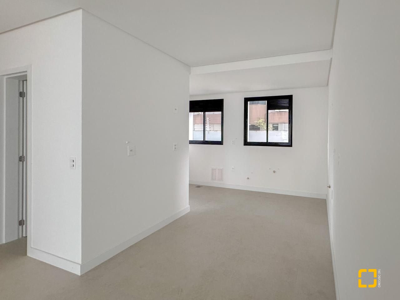 Apartamento com 107m², 4 quartos (sendo 1 suíte), 2 garagens, no bairro Centro em Florianópolis