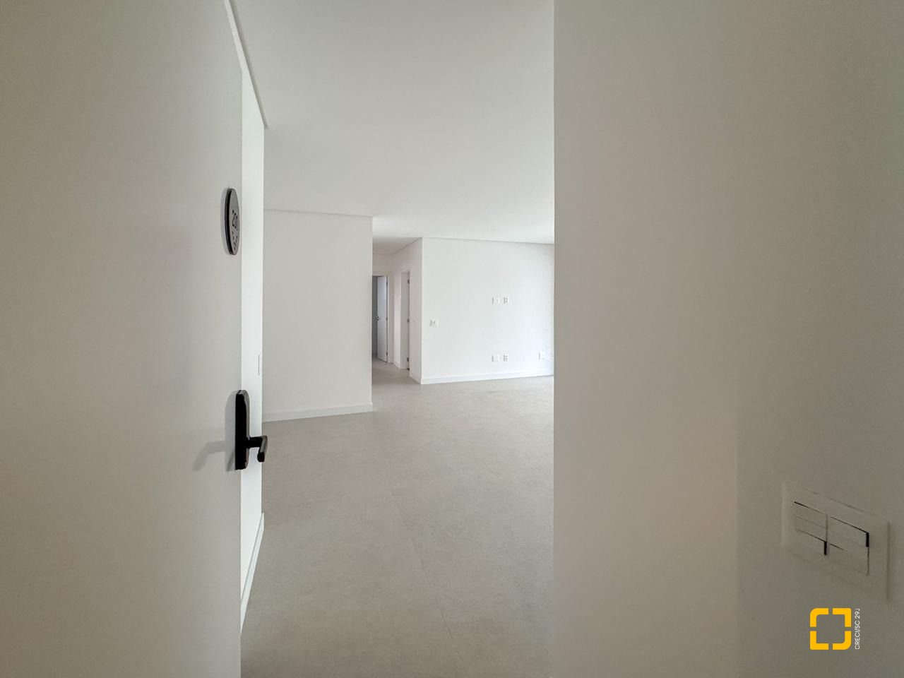 Apartamento com 107m², 4 quartos (sendo 1 suíte), 2 garagens, no bairro Centro em Florianópolis