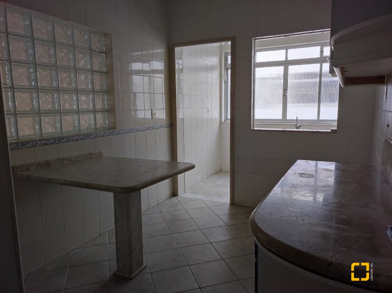 Cobertura com 144m², 4 quartos (sendo 1 suíte), 2 garagens, no bairro Estreito em Florianópolis