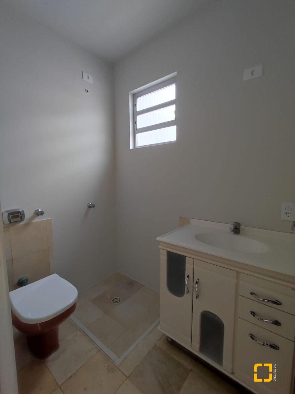 Cobertura com 144m², 4 quartos (sendo 1 suíte), 2 garagens, no bairro Estreito em Florianópolis