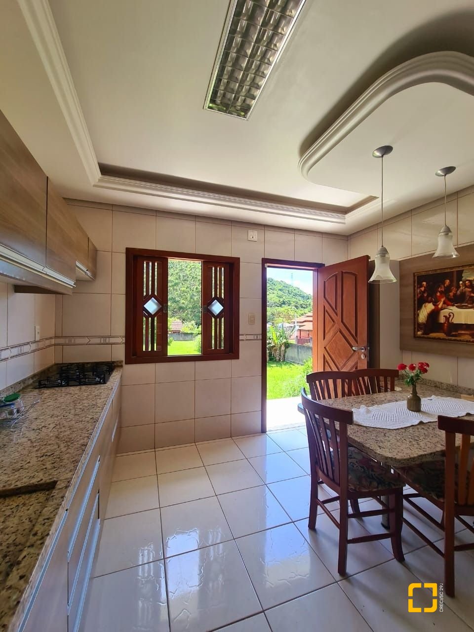 Casa com 156m², 6 quartos (sendo 1 suíte), 2 garagens, no bairro Vargem Grande em Florianópolis