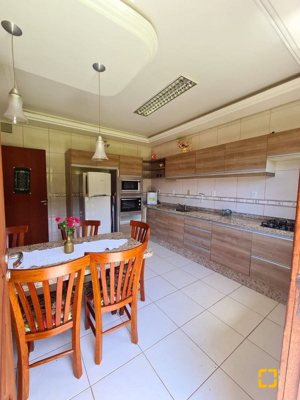Casa com 156m², 6 quartos (sendo 1 suíte), 2 garagens, no bairro Vargem Grande em Florianópolis