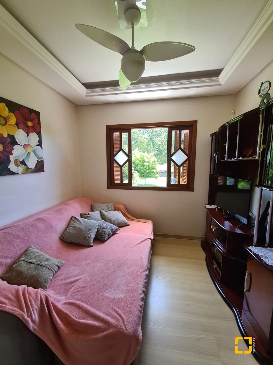Casa com 156m², 6 quartos (sendo 1 suíte), 2 garagens, no bairro Vargem Grande em Florianópolis
