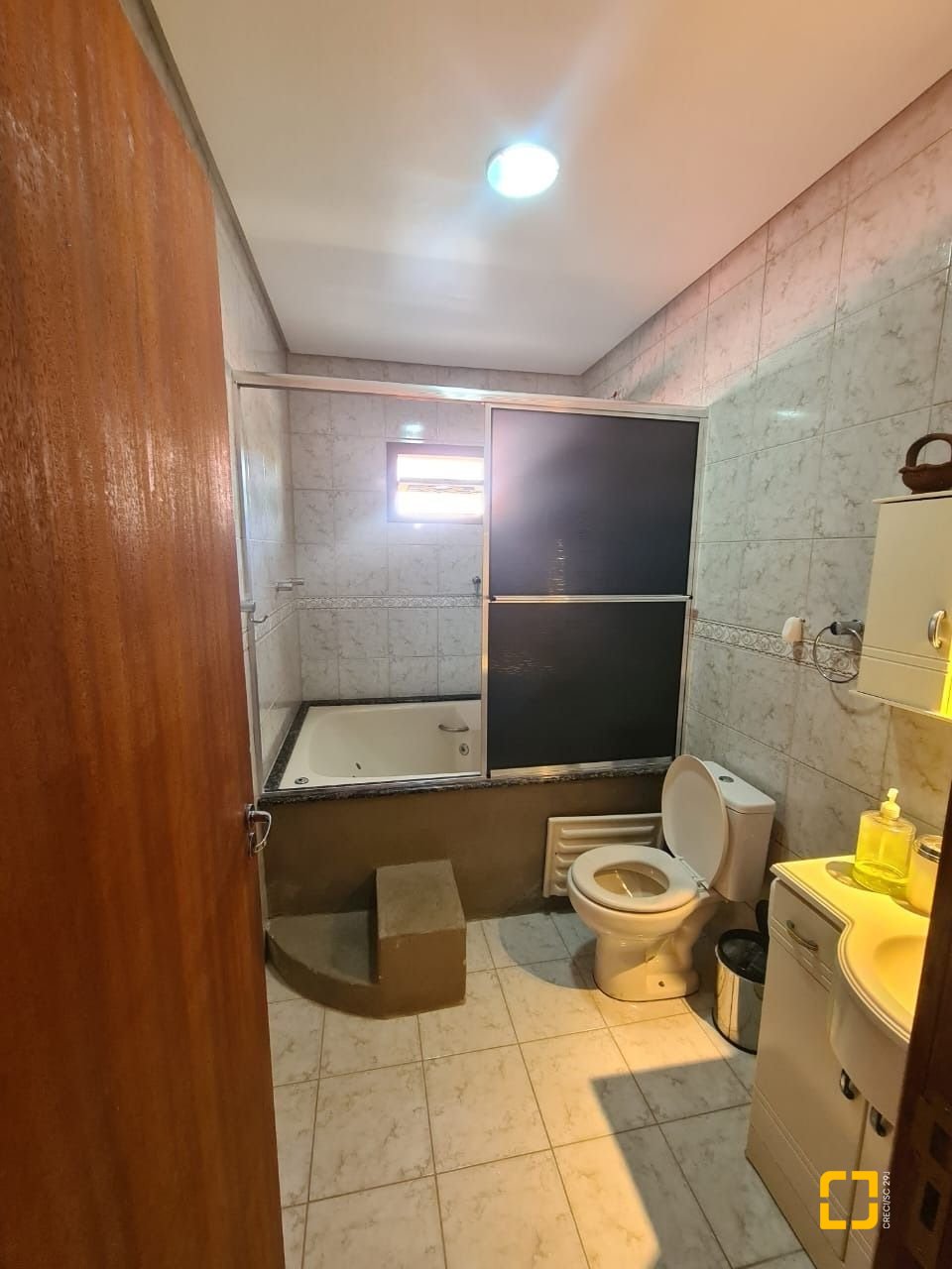 Casa com 156m², 6 quartos (sendo 1 suíte), 2 garagens, no bairro Vargem Grande em Florianópolis