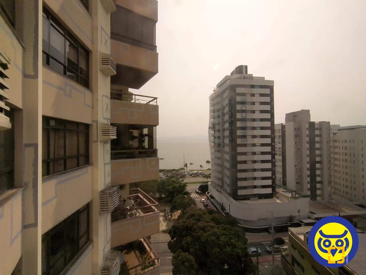 Apartamento com 264m², 6 quartos (sendo 2 suítes), 2 garagens, no bairro Agronômica em Florianópolis