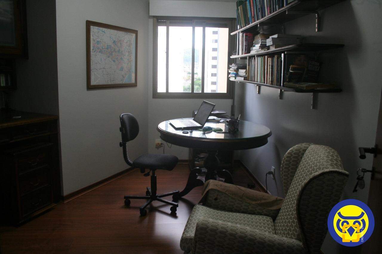 Apartamento com 264m², 6 quartos (sendo 2 suítes), 2 garagens, no bairro Agronômica em Florianópolis