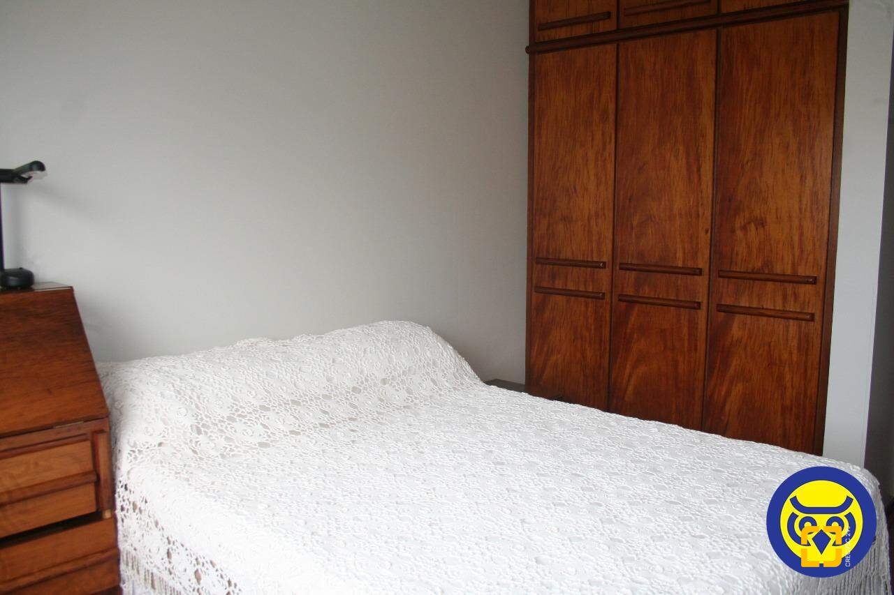Apartamento com 264m², 6 quartos (sendo 2 suítes), 2 garagens, no bairro Agronômica em Florianópolis