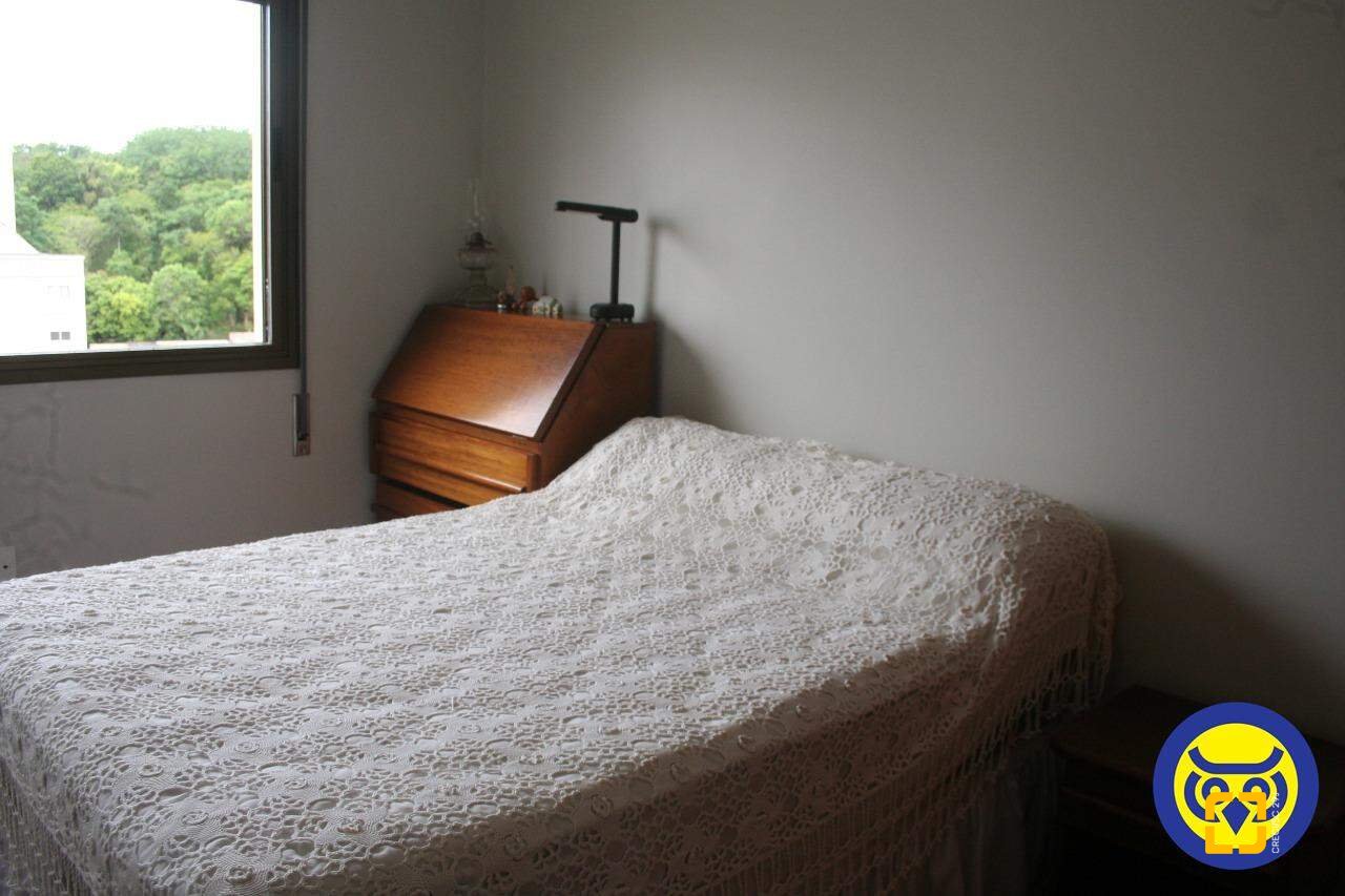 Apartamento com 264m², 6 quartos (sendo 2 suítes), 2 garagens, no bairro Agronômica em Florianópolis