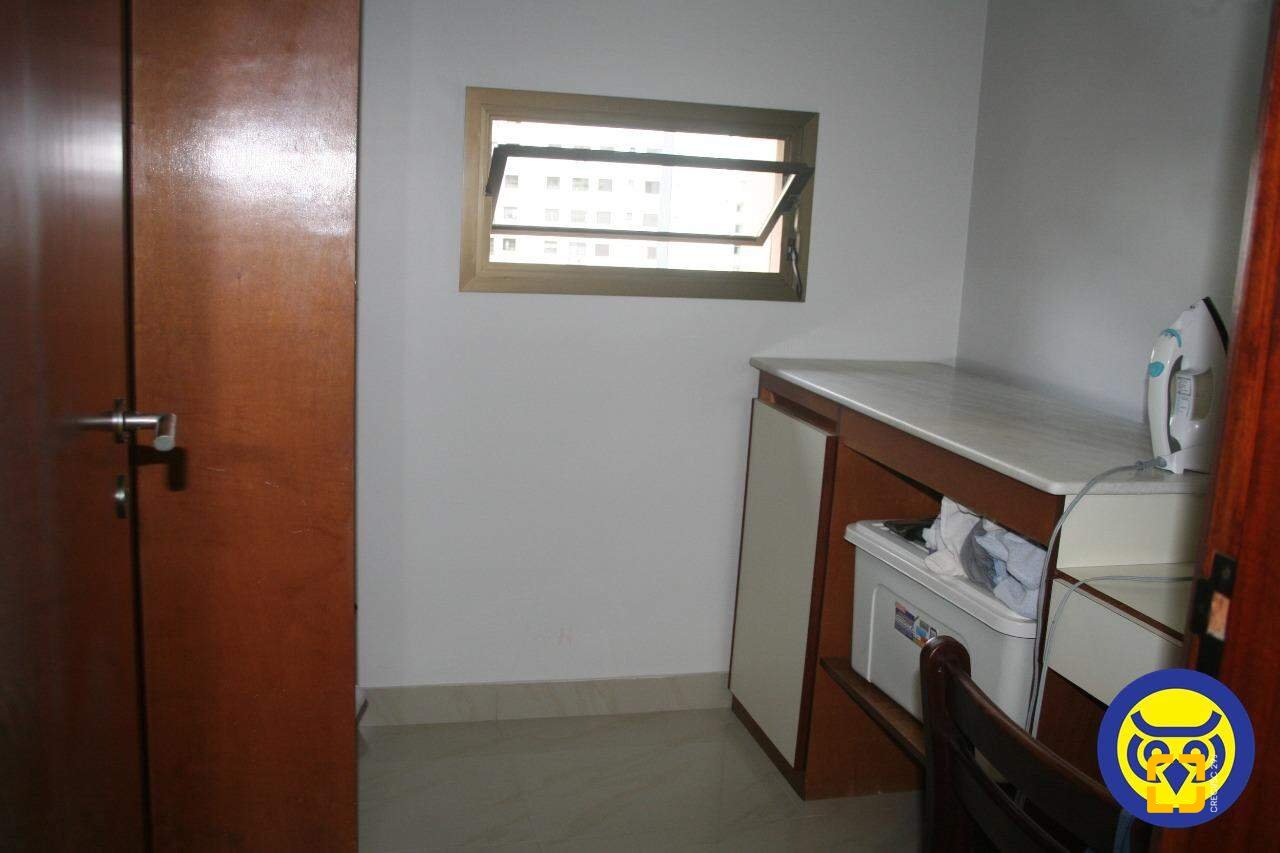 Apartamento com 264m², 6 quartos (sendo 2 suítes), 2 garagens, no bairro Agronômica em Florianópolis