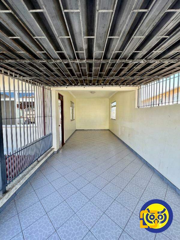 Casa com 239m², 6 quartos (sendo 2 suítes), 2 garagens, no bairro Jardim Atlântico em Florianópolis