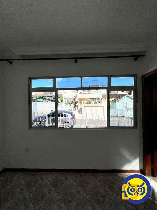 Casa com 239m², 6 quartos (sendo 2 suítes), 2 garagens, no bairro Jardim Atlântico em Florianópolis