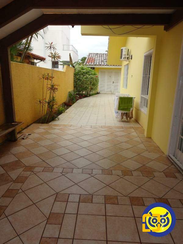 Casa com 151m², 6 quartos (sendo 3 suítes), 1 garagem, no bairro Jurerê Internacional em Florianópolis