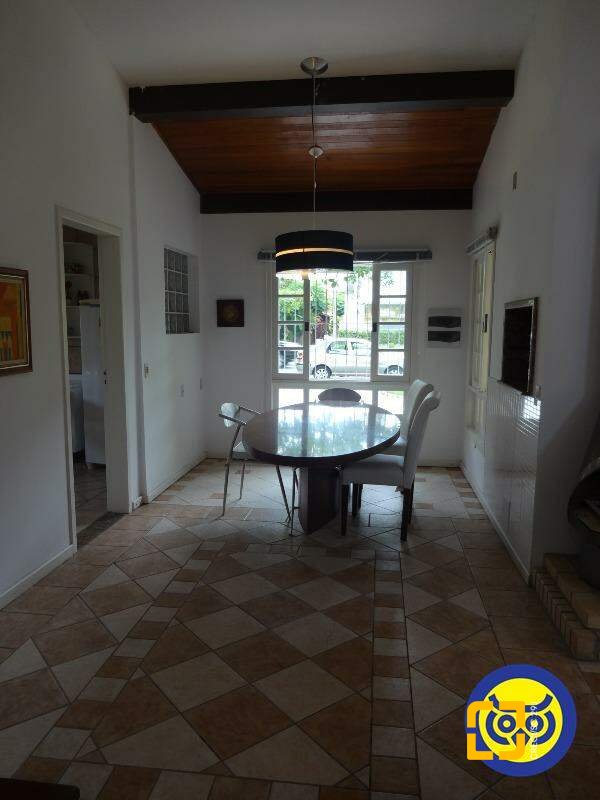 Casa com 151m², 6 quartos (sendo 3 suítes), 1 garagem, no bairro Jurerê Internacional em Florianópolis