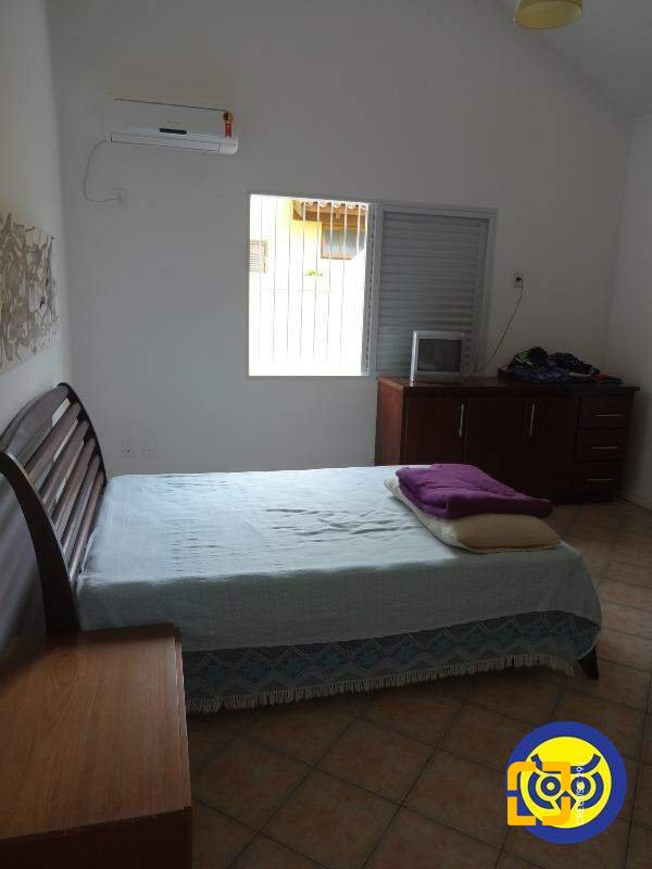 Casa com 151m², 6 quartos (sendo 3 suítes), 1 garagem, no bairro Jurerê Internacional em Florianópolis