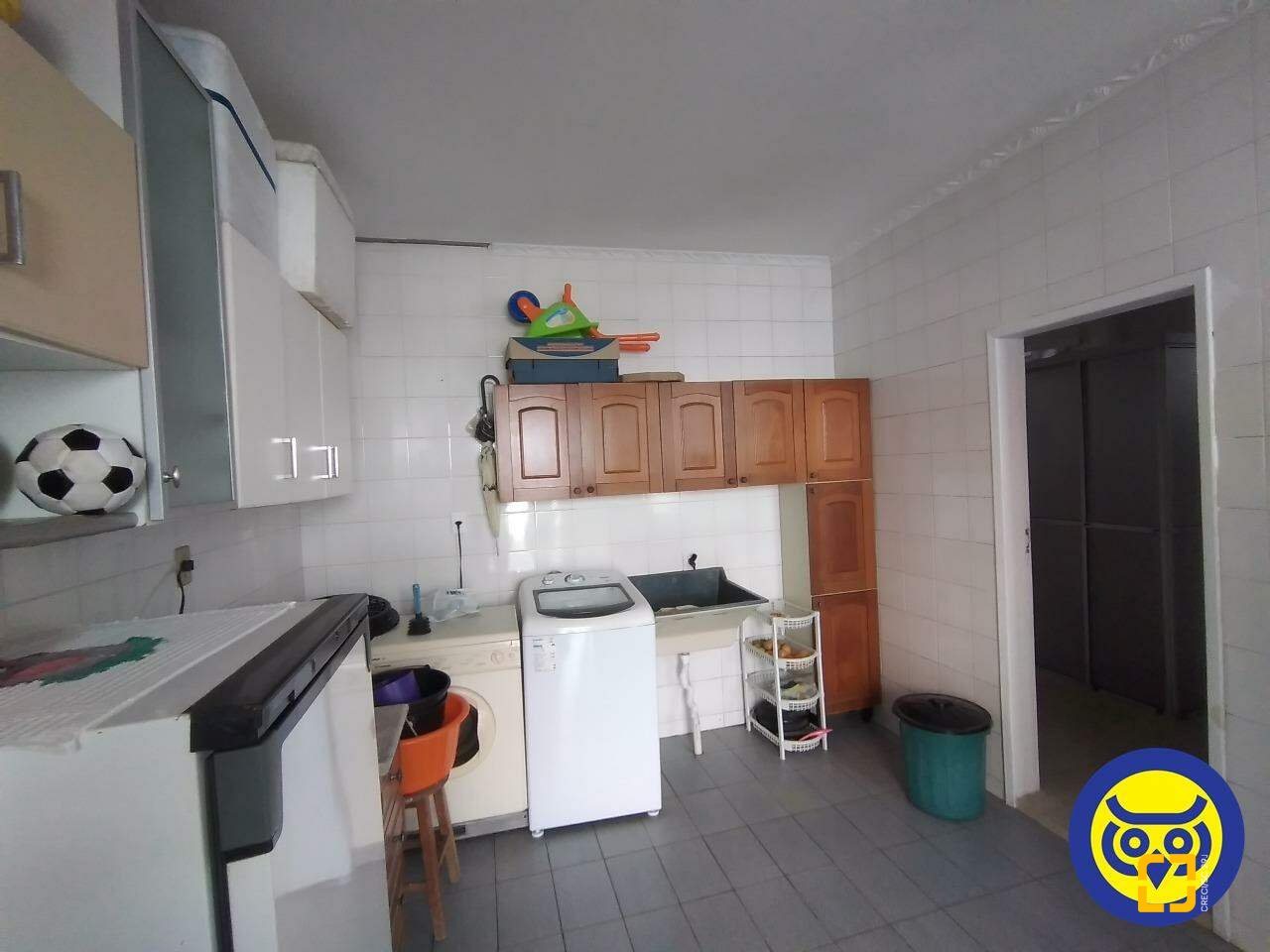 Casa com 330m², 5 quartos, 2 garagens, no bairro Balneário em Florianópolis