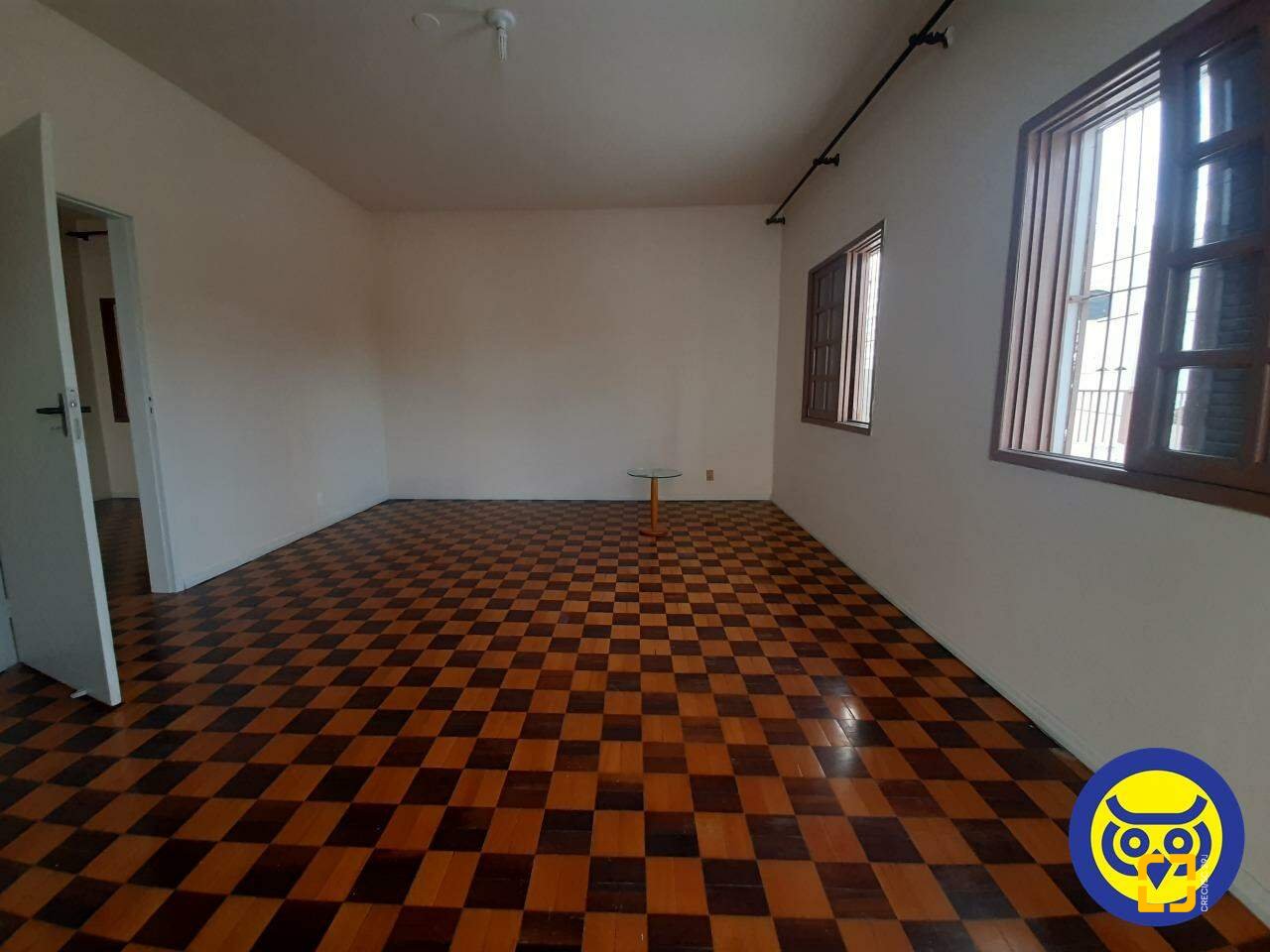 Casa com 185m², 4 quartos, 2 garagens, no bairro Agronômica em Florianópolis