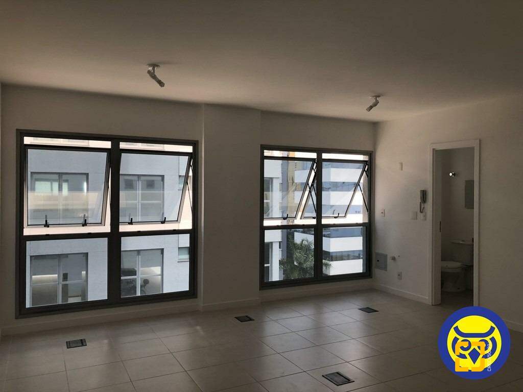 Sala com 35m², 1 garagem, no bairro Itacorubi em Florianópolis