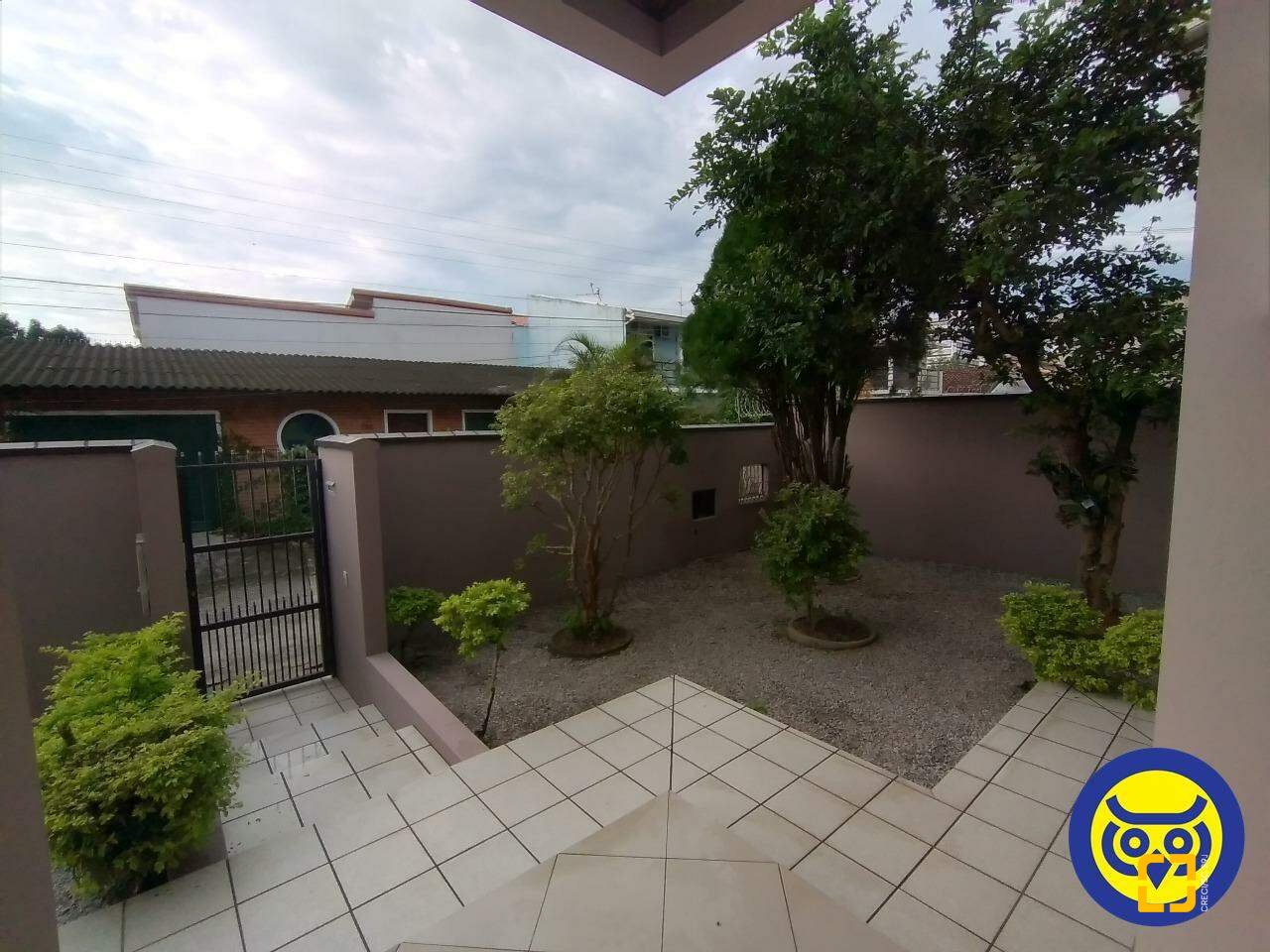 Casa com 332m², 5 quartos (sendo 1 suíte), 2 garagens, no bairro Jardim Atlântico em Florianópolis