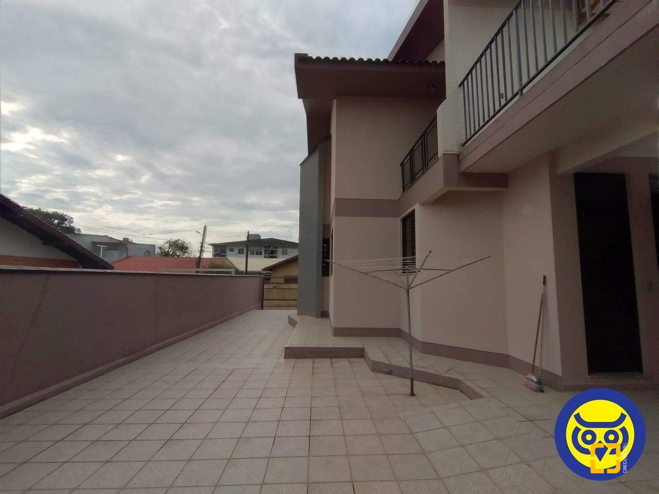 Casa com 332m², 5 quartos (sendo 1 suíte), 2 garagens, no bairro Jardim Atlântico em Florianópolis