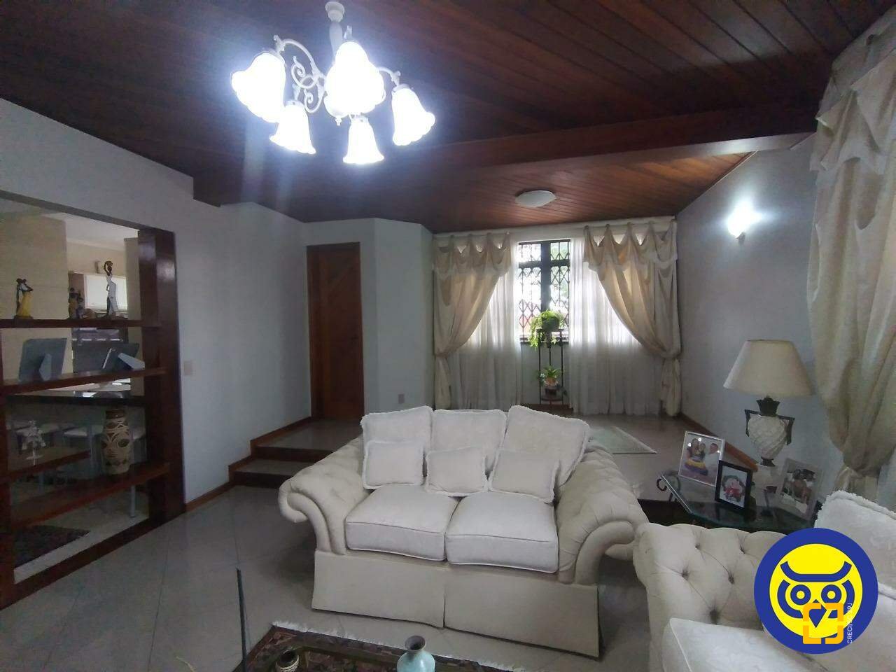 Casa com 332m², 5 quartos (sendo 1 suíte), 2 garagens, no bairro Jardim Atlântico em Florianópolis