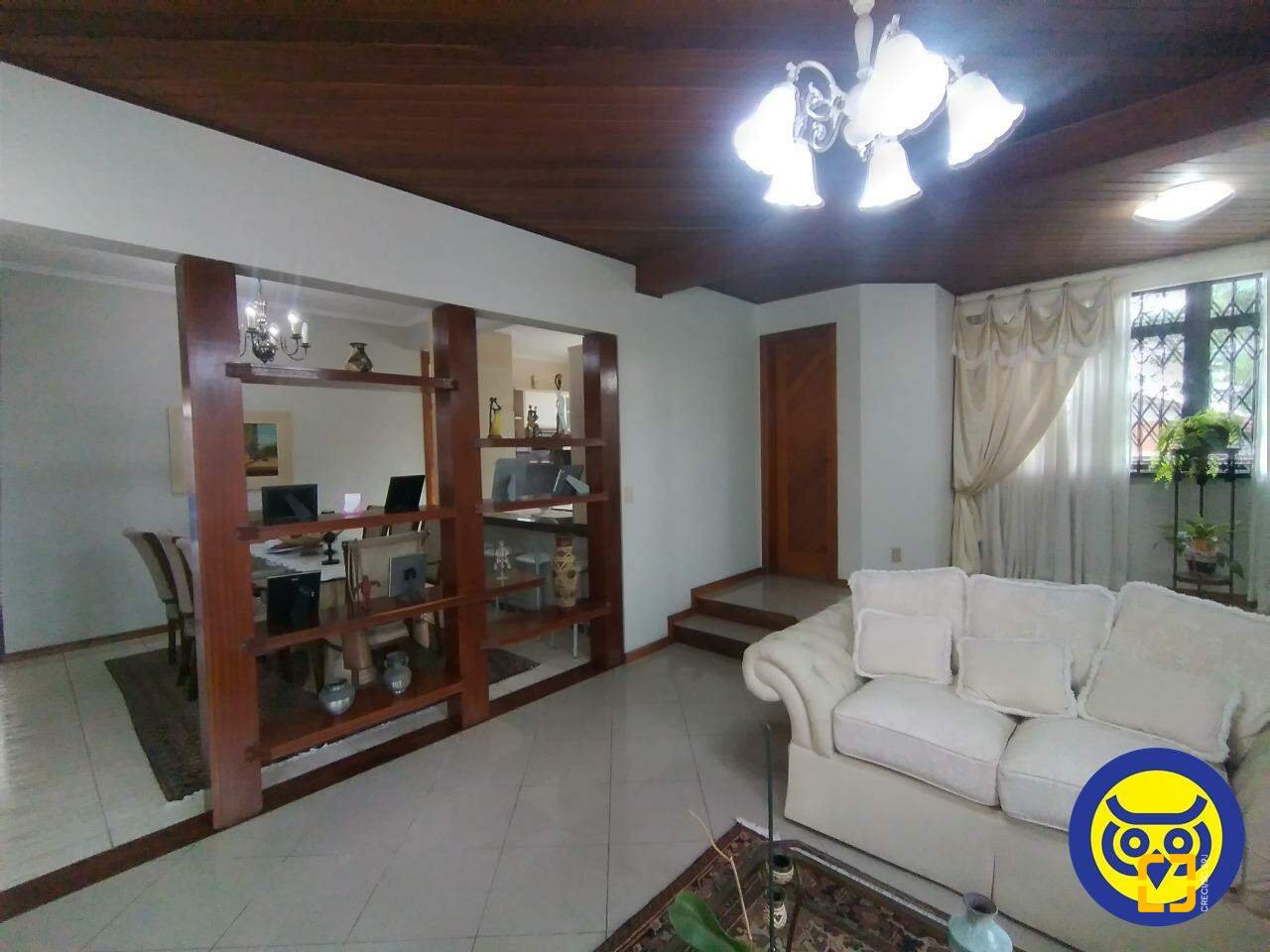 Casa com 332m², 5 quartos (sendo 1 suíte), 2 garagens, no bairro Jardim Atlântico em Florianópolis