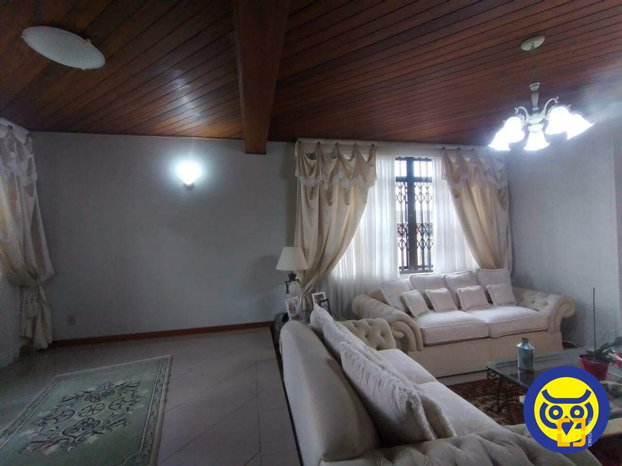 Casa com 332m², 5 quartos (sendo 1 suíte), 2 garagens, no bairro Jardim Atlântico em Florianópolis