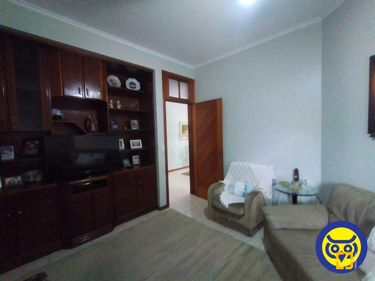 Casa com 332m², 5 quartos (sendo 1 suíte), 2 garagens, no bairro Jardim Atlântico em Florianópolis