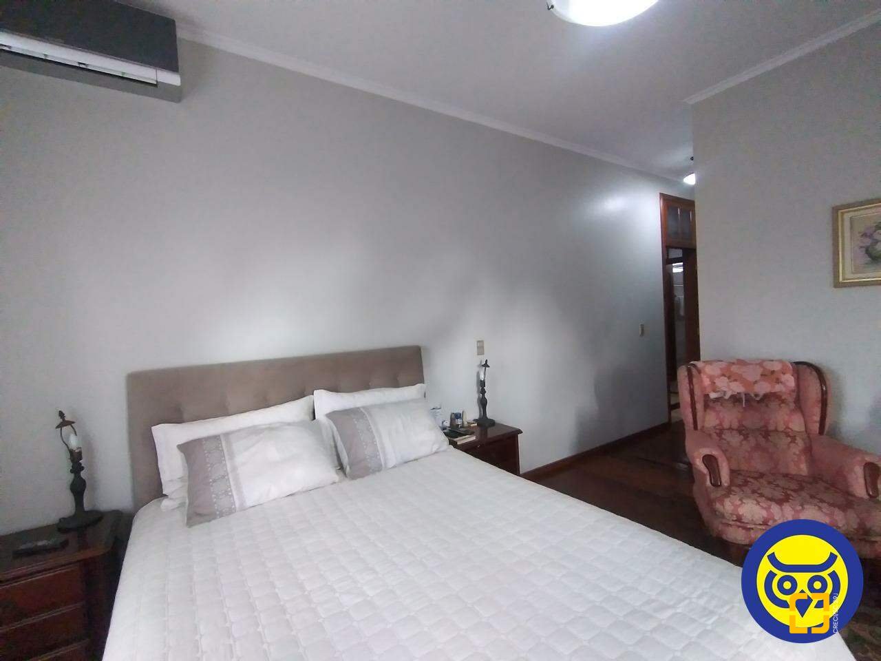Casa com 332m², 5 quartos (sendo 1 suíte), 2 garagens, no bairro Jardim Atlântico em Florianópolis