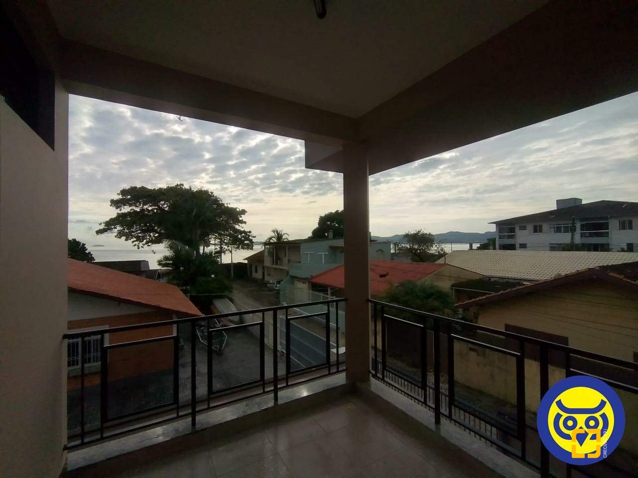 Casa com 332m², 5 quartos (sendo 1 suíte), 2 garagens, no bairro Jardim Atlântico em Florianópolis