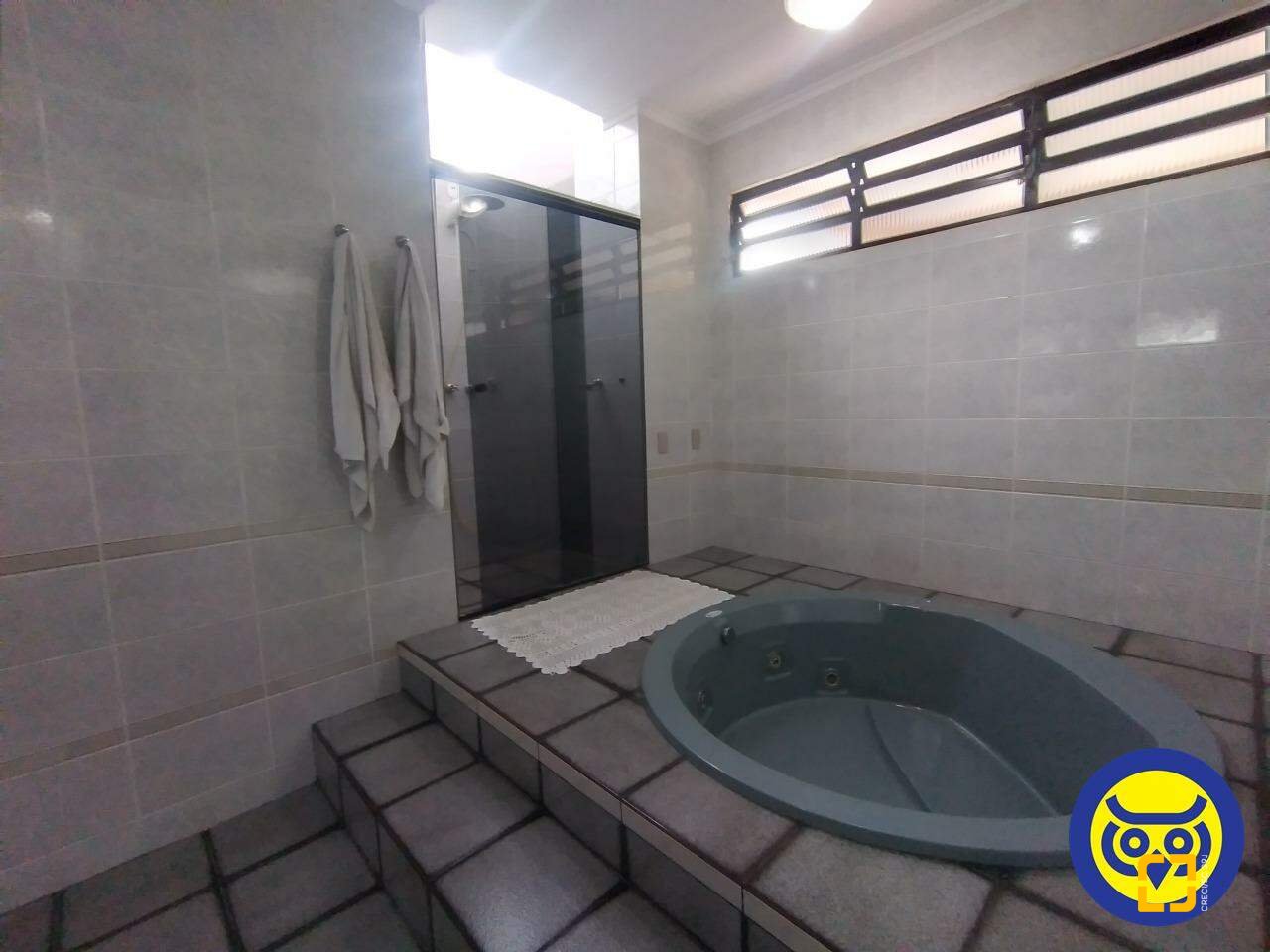 Casa com 332m², 5 quartos (sendo 1 suíte), 2 garagens, no bairro Jardim Atlântico em Florianópolis