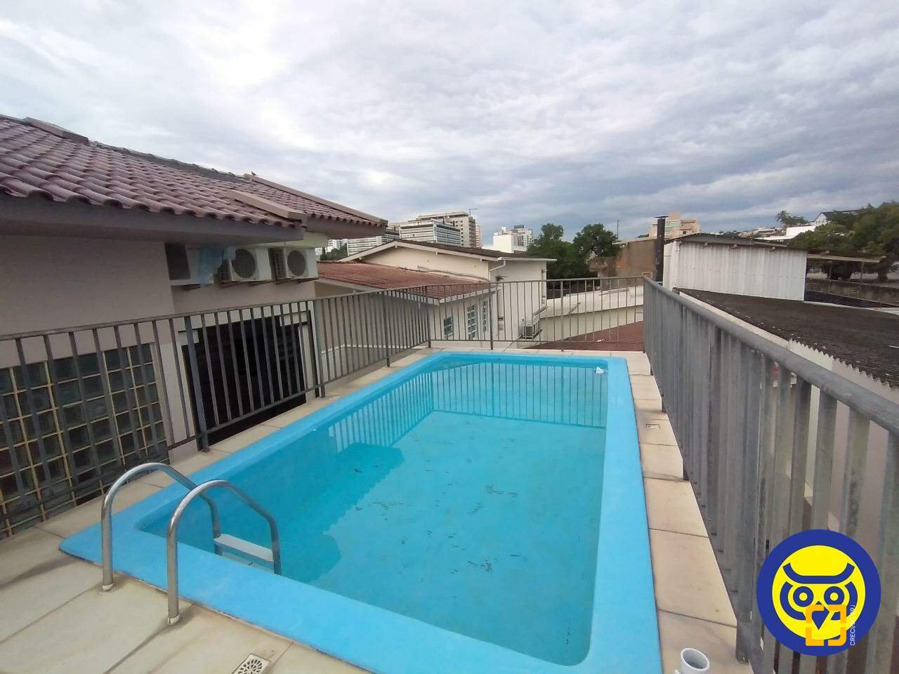 Casa com 332m², 5 quartos (sendo 1 suíte), 2 garagens, no bairro Jardim Atlântico em Florianópolis