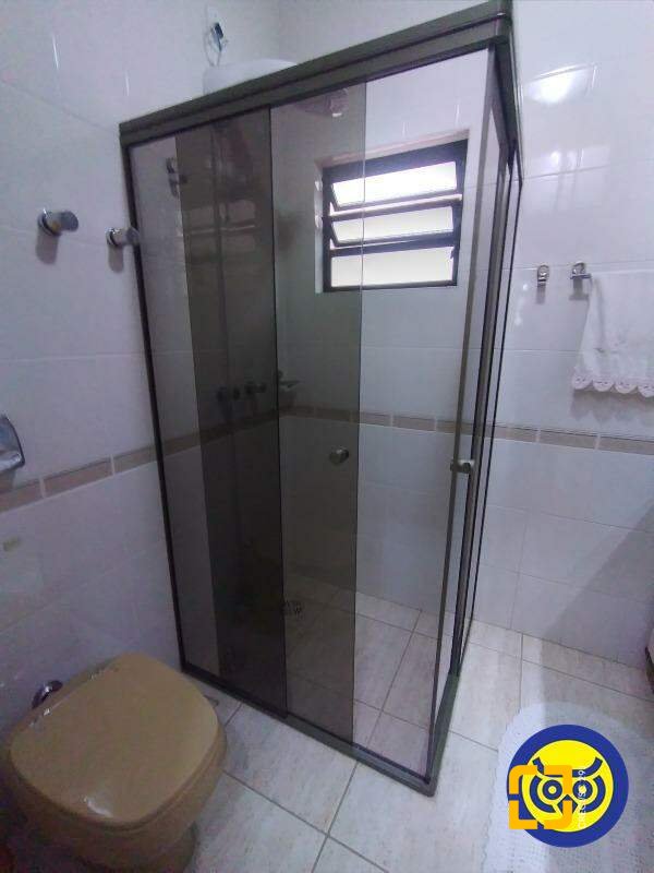 Casa com 332m², 5 quartos (sendo 1 suíte), 2 garagens, no bairro Jardim Atlântico em Florianópolis