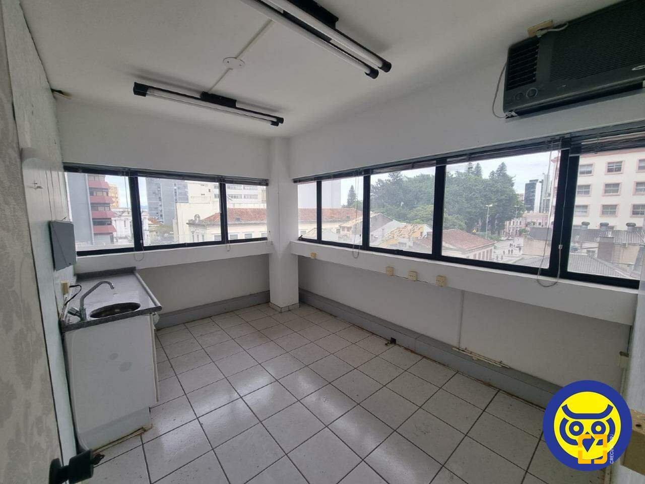 Sala com 42m², 1 garagem, no bairro Centro em Florianópolis