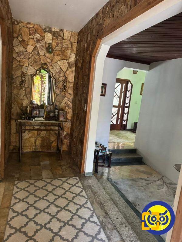 Casa com 289m², 7 quartos (sendo 3 suítes), 2 garagens, no bairro Jardim Atlântico em Florianópolis