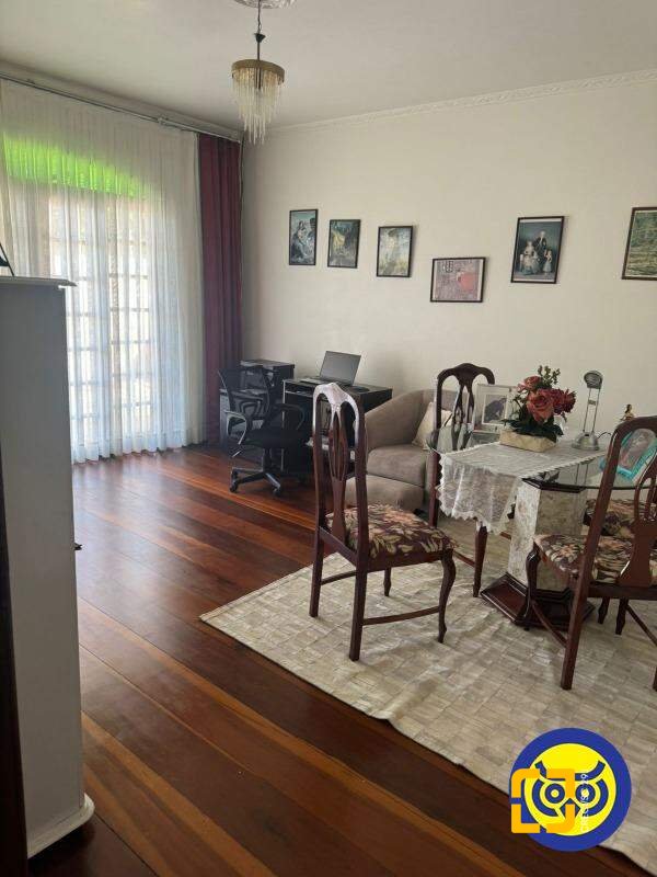 Casa com 289m², 7 quartos (sendo 3 suítes), 2 garagens, no bairro Jardim Atlântico em Florianópolis