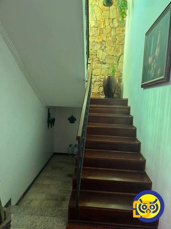 Casa com 289m², 7 quartos (sendo 3 suítes), 2 garagens, no bairro Jardim Atlântico em Florianópolis
