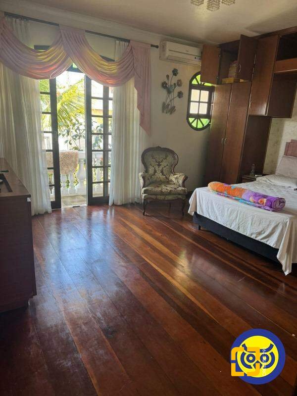 Casa com 289m², 7 quartos (sendo 3 suítes), 2 garagens, no bairro Jardim Atlântico em Florianópolis