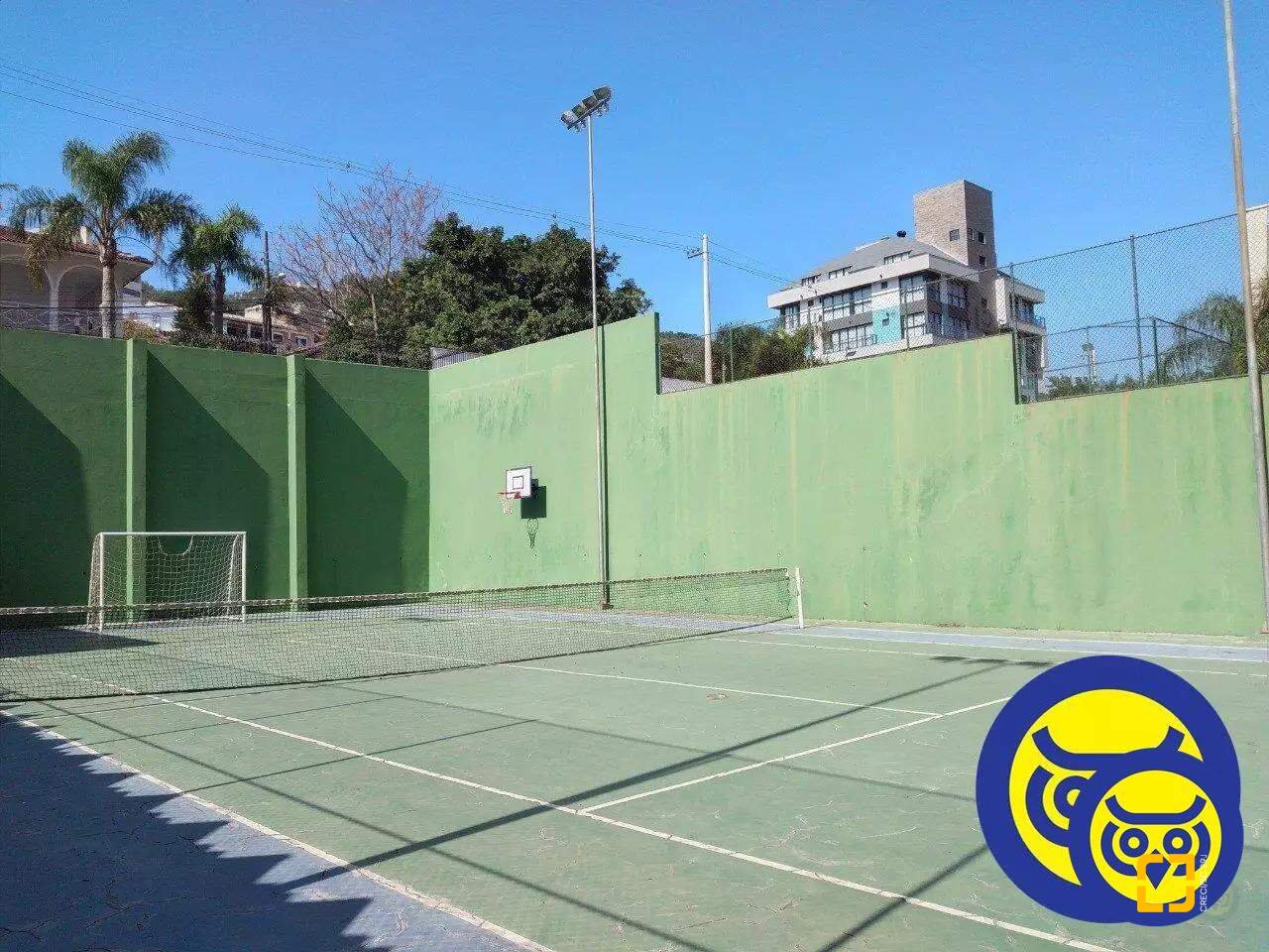 Apartamento com 250m², 5 quartos (sendo 2 suítes), 2 garagens, no bairro Centro em Florianópolis