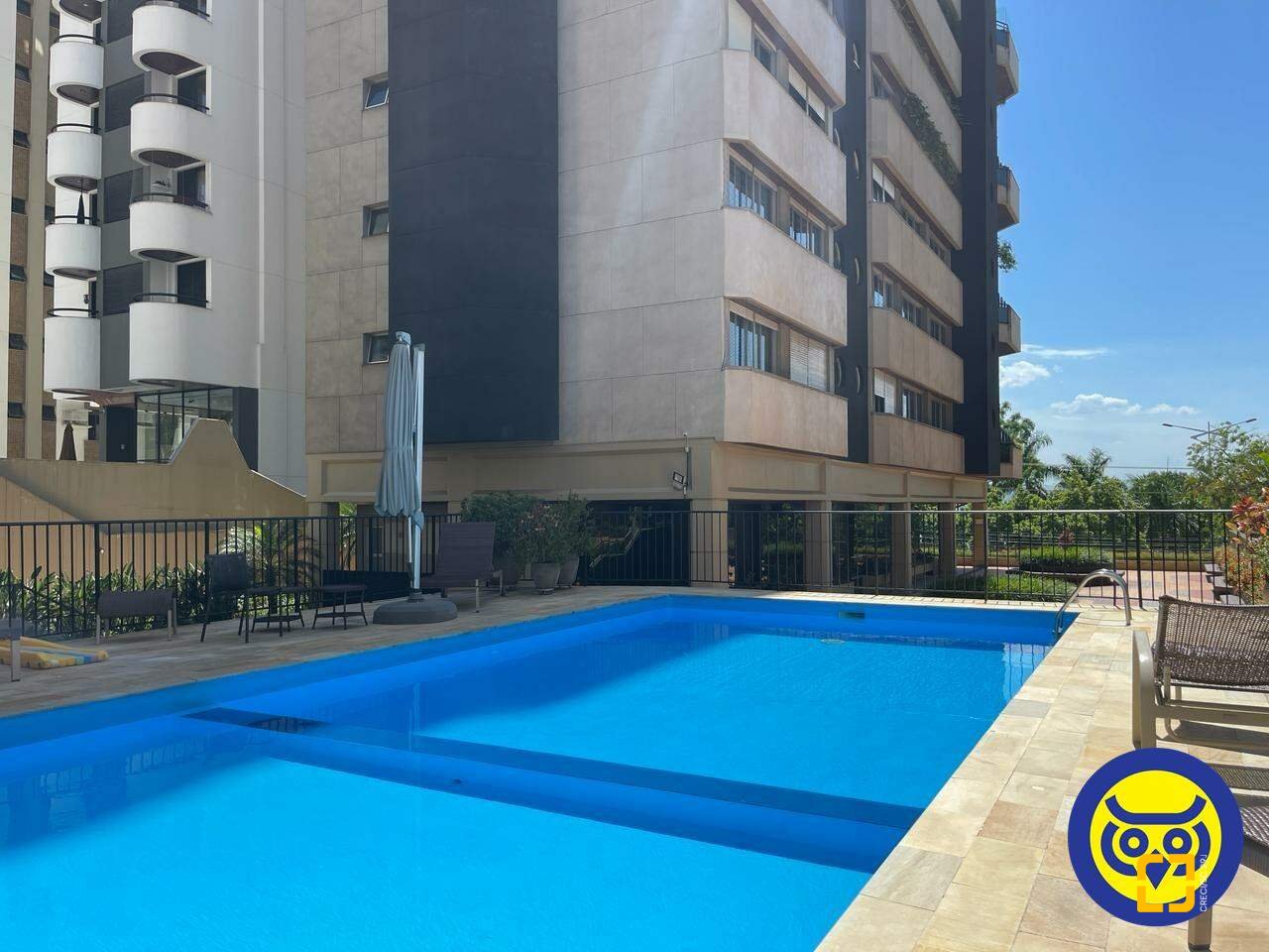 Apartamento com 250m², 5 quartos (sendo 2 suítes), 2 garagens, no bairro Centro em Florianópolis