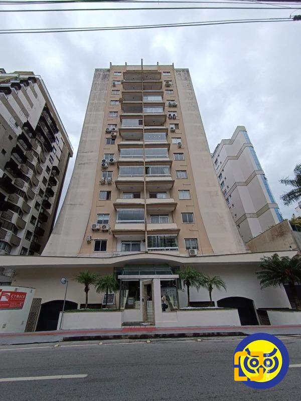 Cobertura com 320m², 4 quartos (sendo 4 suítes), 4 garagens, no bairro Centro em Florianópolis