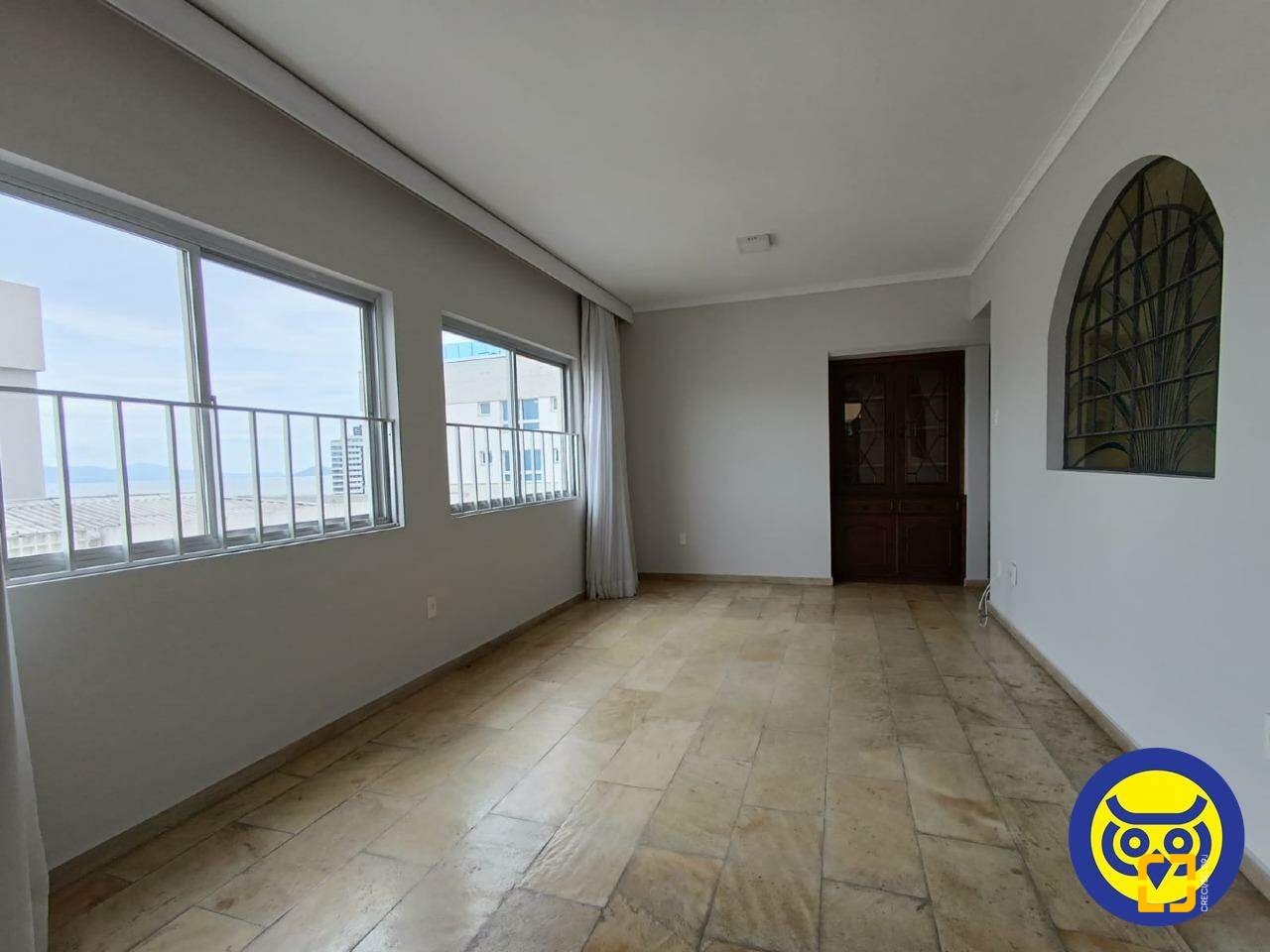 Cobertura com 320m², 4 quartos (sendo 4 suítes), 4 garagens, no bairro Centro em Florianópolis