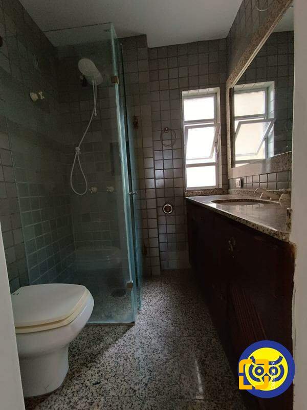 Cobertura com 320m², 4 quartos (sendo 4 suítes), 4 garagens, no bairro Centro em Florianópolis