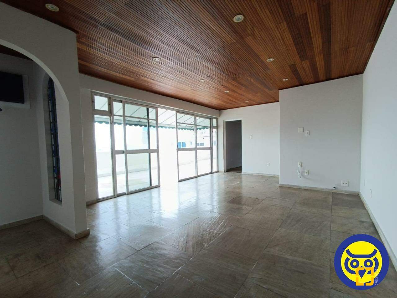 Cobertura com 320m², 4 quartos (sendo 4 suítes), 4 garagens, no bairro Centro em Florianópolis
