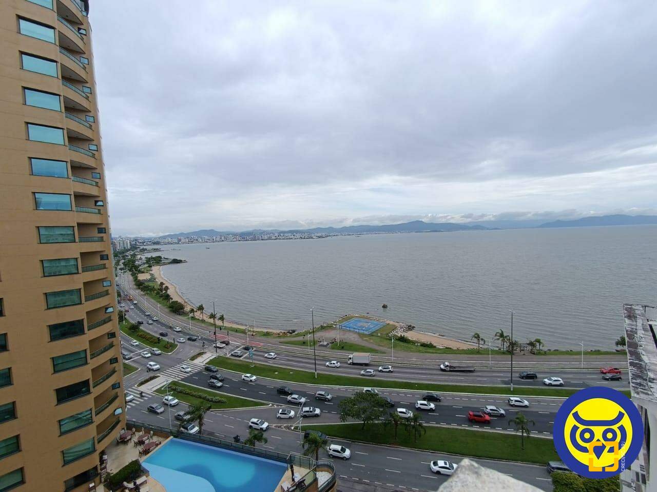 Cobertura com 320m², 4 quartos (sendo 4 suítes), 4 garagens, no bairro Centro em Florianópolis