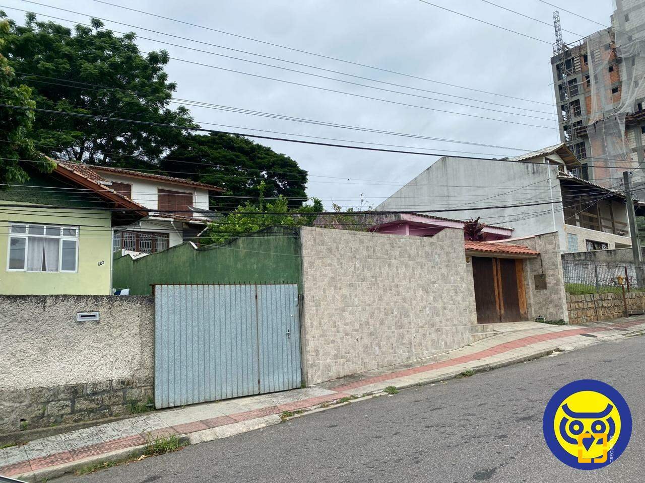 Casa com 178m², 4 quartos (sendo 1 suíte), 2 garagens, no bairro Agronômica em Florianópolis